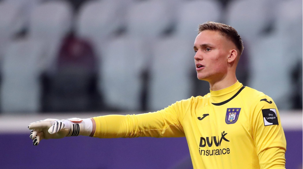 Ronald Koeman Tetapkan Bart Verbruggen Sebagai Kiper Utama Belanda di Euro 2024