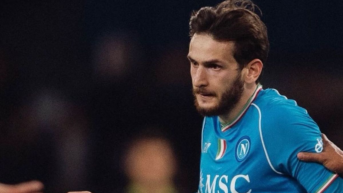 Liverpool Incar Kvaratskhelia dari Napoli untuk Penguatan Skuat Musim Panas 2024