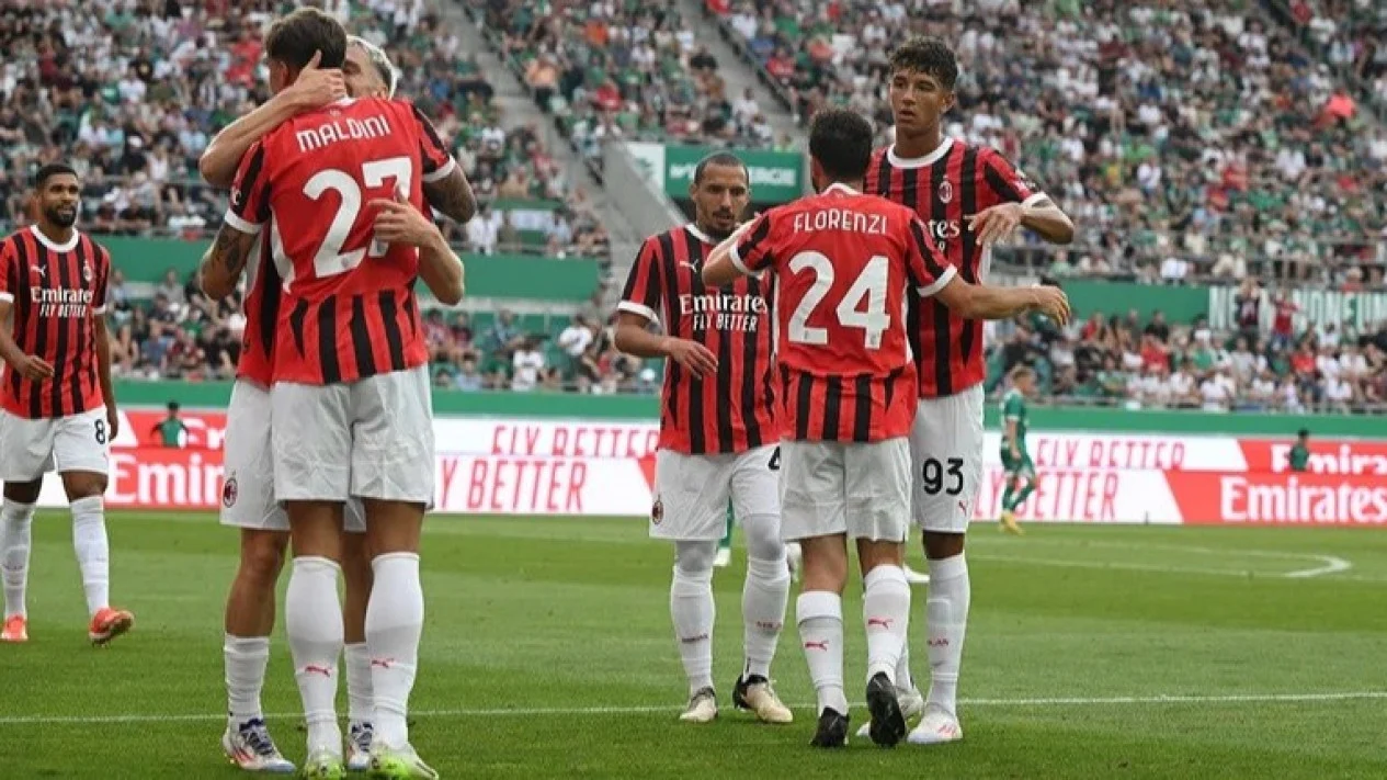 Prediksi Salah, Ismael Bennacer Ternyata Harus Absen Lebih Lama dari Skuad AC Milan