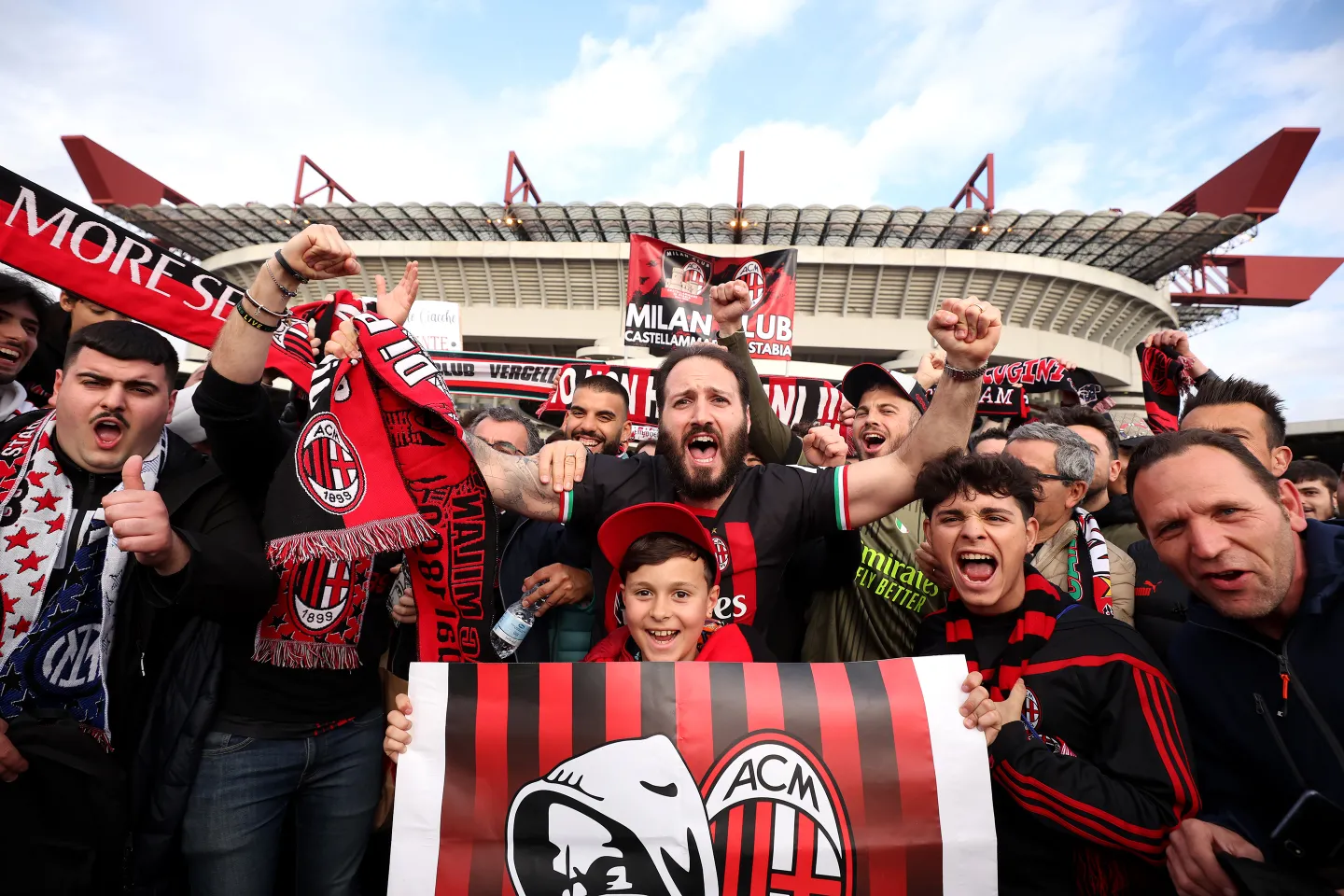 Malam Kelam di San Siro: Ketika Amarah Ultras AC Milan Membakar Rezim RedBird dan Menyeret Zlatan Ibrahimovic